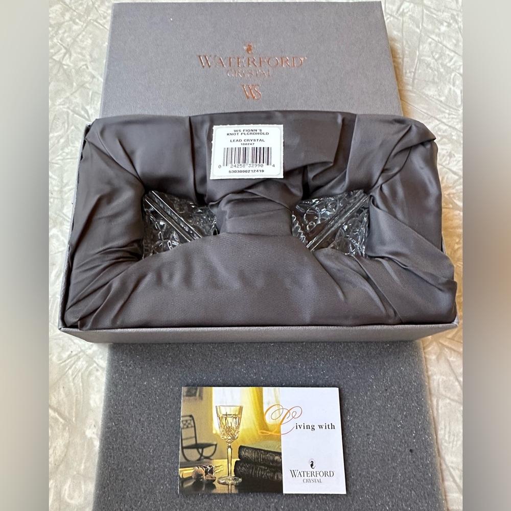 NIB Waterford Society Vintage 2003 Fionn’s Knot Place card Holder.